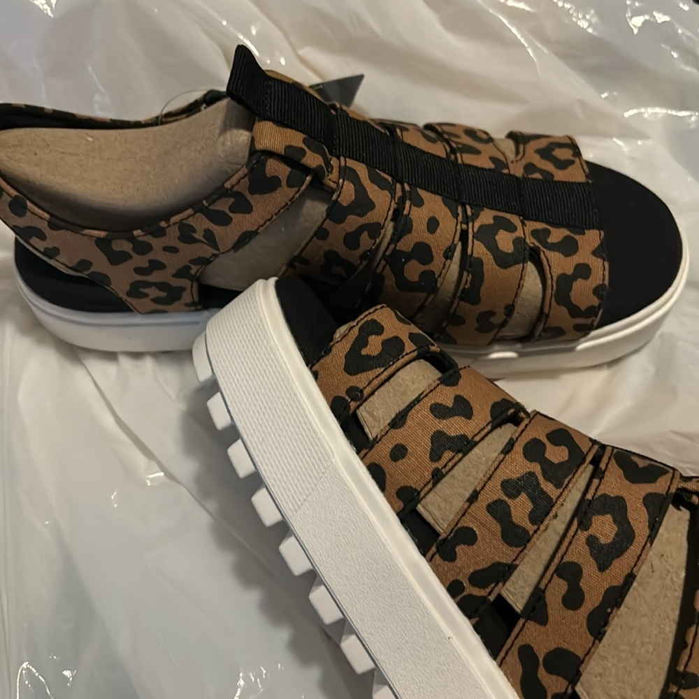 Tom’s sandals - Picture 3 of 5
